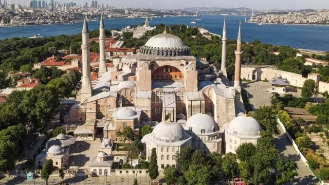 جامع آيا صوفيا أسعار الدخول إليه و أوقات الزيارة  | الدين والروحانيات تركيا #3703 - 1  صورة 