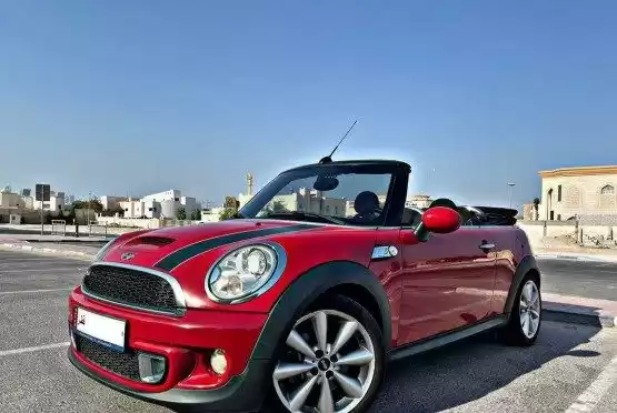 Utilisé Mini Convertible À vendre au Al-Sadd , Doha #10026 - 1  image 