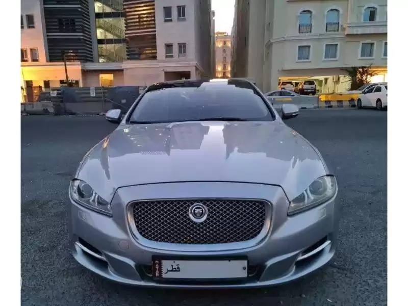 استفاده شده Jaguar XJ برای فروش که در دوحه #10112 - 1  image 