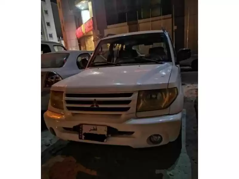 مستعملة Mitsubishi Pajero للبيع في الدوحة #10124 - 1  صورة 