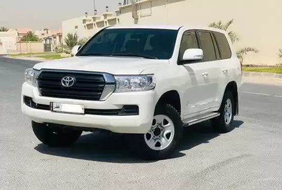 استفاده شده Toyota Land Cruiser برای فروش که در دوحه #10228 - 1  image 