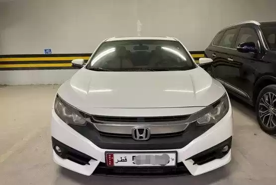 استفاده شده Honda Civic برای فروش که در دوحه #10442 - 1  image 