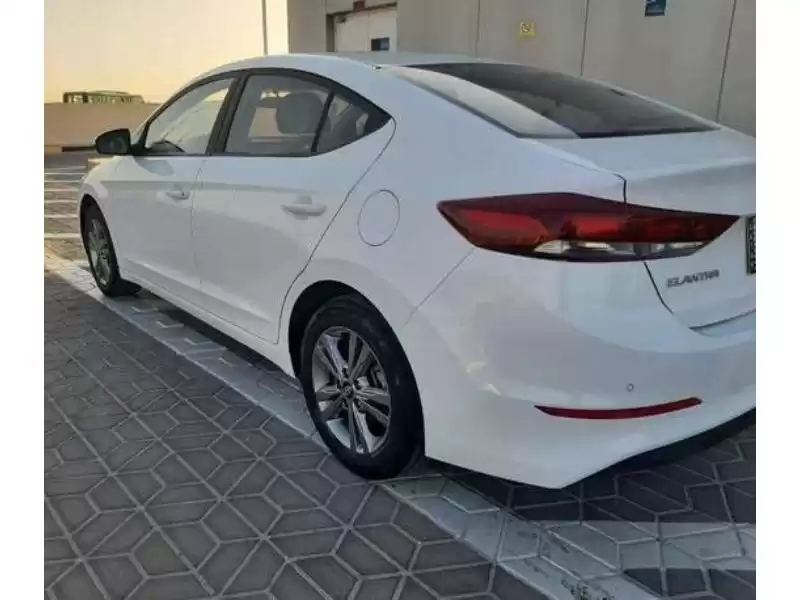 استفاده شده Hyundai Elantra برای فروش که در دوحه #10443 - 1  image 