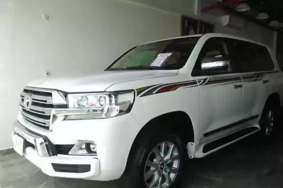 استفاده شده Toyota Land Cruiser برای فروش که در دوحه #10498 - 1  image 