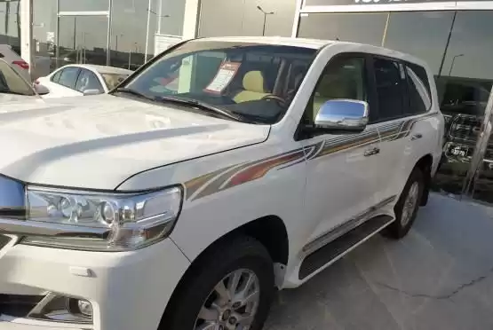 مستعملة Toyota Land Cruiser للبيع في الدوحة #10504 - 1  صورة 