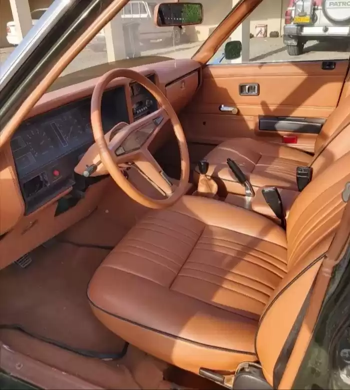Использовал Nissan 200 Продается в Доха #10562 - 1  image 