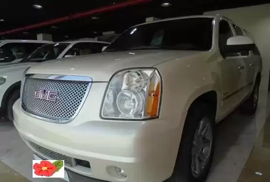 Utilisé GMC Yukon À vendre au Doha #10580 - 1  image 