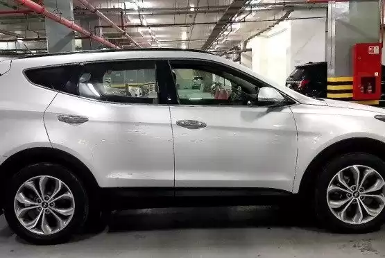 用过的 Hyundai Santa Fe 出售 在 萨德 , 多哈 #10617 - 1  image 