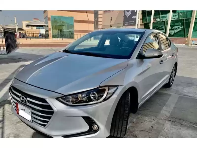 مستعملة Hyundai Elantra للبيع في الدوحة #10628 - 1  صورة 