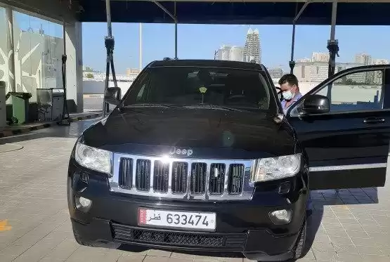 استفاده شده Jeep Grand Cherokee برای فروش که در دوحه #10653 - 1  image 