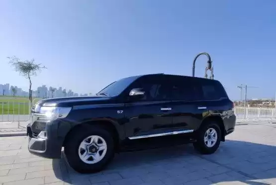 مستعملة Toyota Land Cruiser للبيع في الدوحة #10655 - 1  صورة 