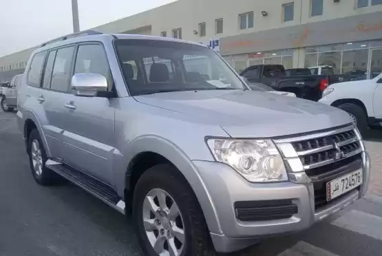 Usado Mitsubishi Pajero Venta en Doha #10749 - 1  image 