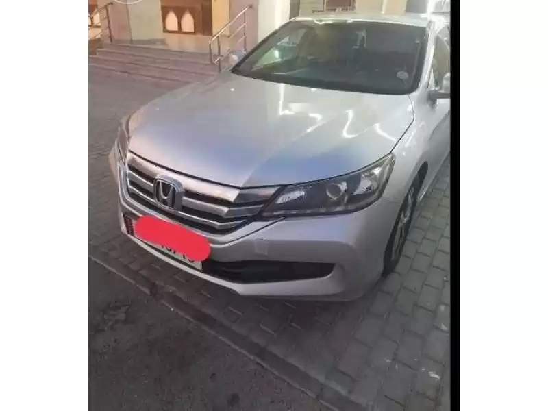 مستعملة Honda Accord للبيع في الدوحة #10920 - 1  صورة 