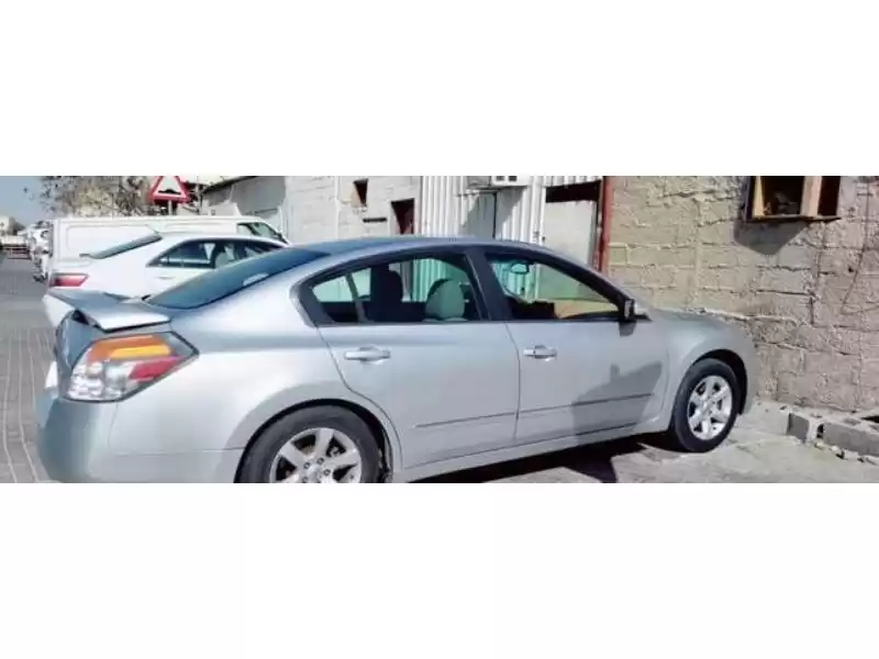 مستعملة Nissan Altima للبيع في الدوحة #10961 - 1  صورة 