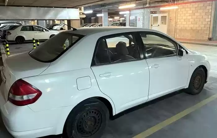 مستعملة Nissan Tiida للإيجار في الدوحة #11142 - 1  صورة 