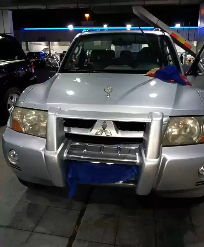 مستعملة Mitsubishi Pajero للبيع في الدوحة #11245 - 1  صورة 