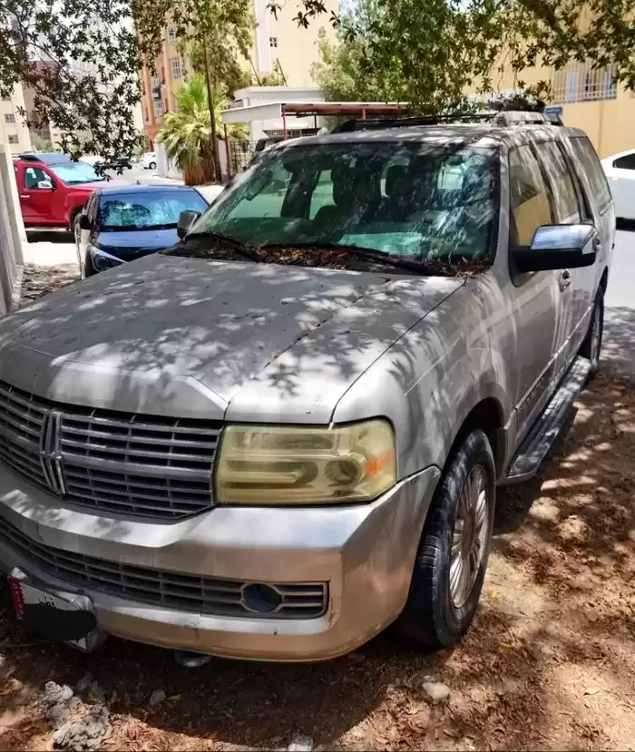 Utilisé Lincoln Navigator À vendre au Al-Sadd , Doha #11308 - 1  image 