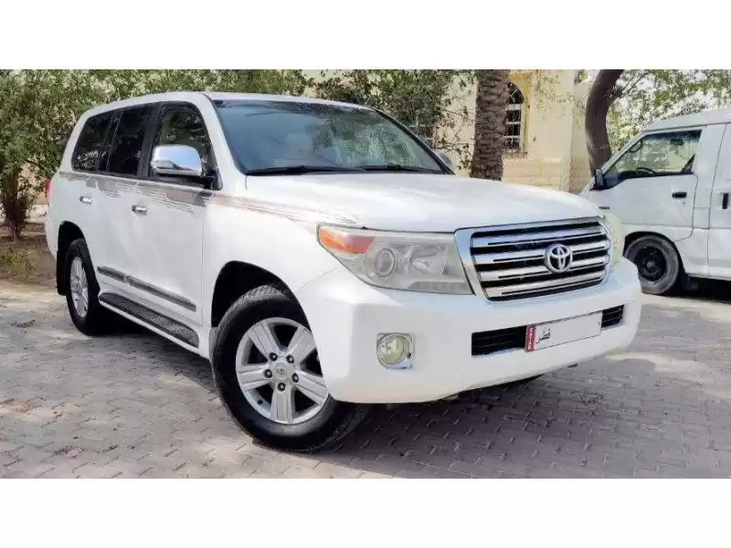 مستعملة Toyota Land Cruiser للبيع في الدوحة #11350 - 1  صورة 
