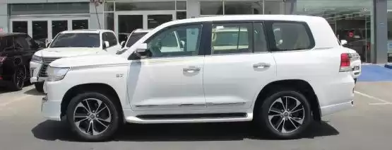 مستعملة Toyota Land Cruiser للبيع في الدوحة #11446 - 1  صورة 