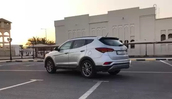 Gebraucht Hyundai Santa Fe Zu verkaufen in Doha #11456 - 1  image 