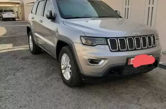 مستعملة Jeep Grand Cherokee للبيع في الدوحة #11475 - 1  صورة 