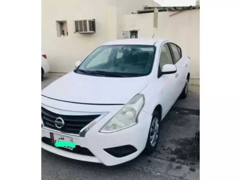 استفاده شده Nissan Sunny برای فروش که در دوحه #11521 - 1  image 
