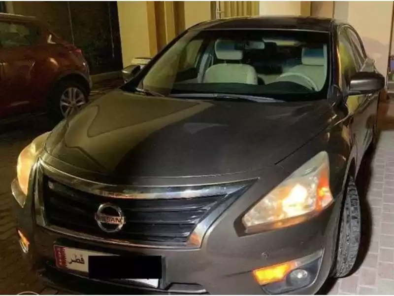 مستعملة Nissan Altima للبيع في الدوحة #11545 - 1  صورة 
