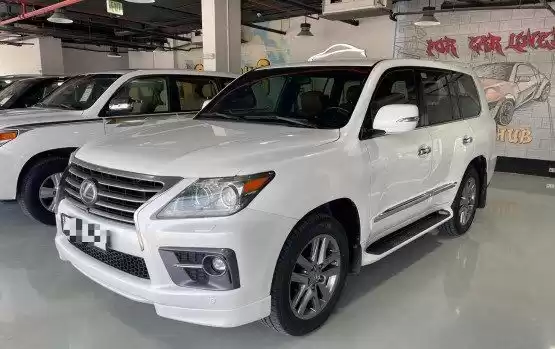 Utilisé Lexus LX À vendre au Doha #11572 - 1  image 