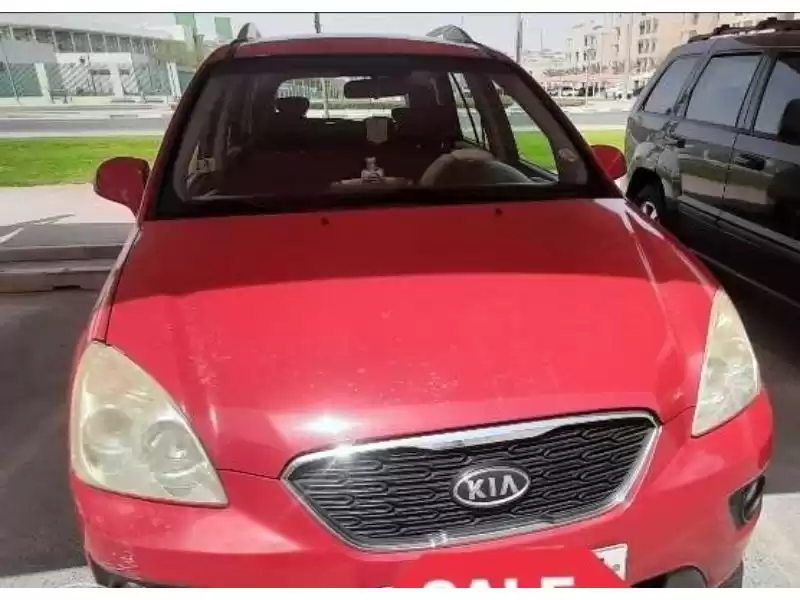 Utilisé Kia Carens À vendre au Doha #11615 - 1  image 