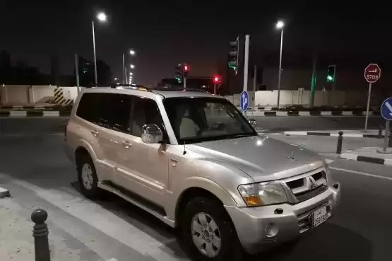 مستعملة Mitsubishi Pajero للبيع في الدوحة #11673 - 1  صورة 
