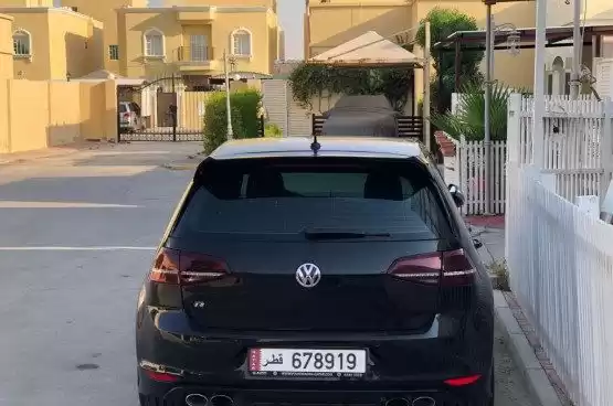 Usado Volkswagen Golf Venta en Doha #11727 - 1  image 