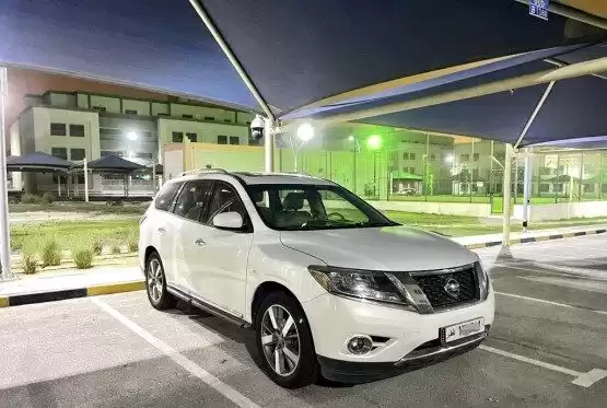 مستعملة Nissan Pathfinder للبيع في الدوحة #11744 - 1  صورة 