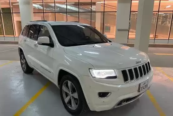 استفاده شده Jeep Grand Cherokee برای فروش که در دوحه #11747 - 1  image 