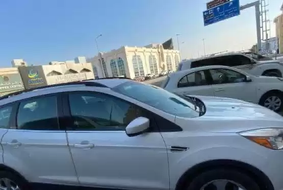 استفاده شده Ford Escape برای فروش که در السد , دوحه #11931 - 1  image 