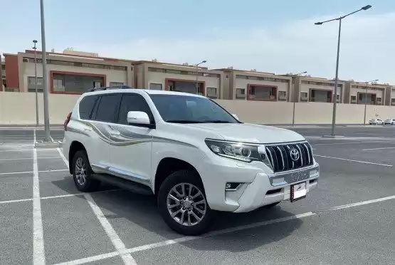 مستعملة Toyota Prado للبيع في الدوحة #11989 - 1  صورة 