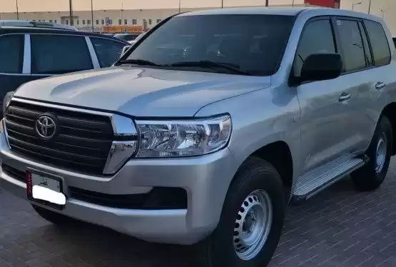 استفاده شده Toyota Land Cruiser برای فروش که در دوحه #12063 - 1  image 
