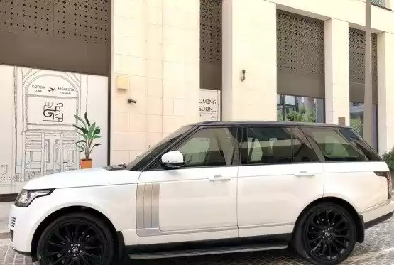 Used Land Rover Range Rover For Sale in Al Sadd , Doha #12100 - 1  image 
