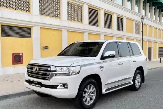 مستعملة Toyota Land Cruiser للبيع في الدوحة #12131 - 1  صورة 