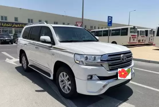 مستعملة Toyota Land Cruiser للبيع في الدوحة #12200 - 1  صورة 