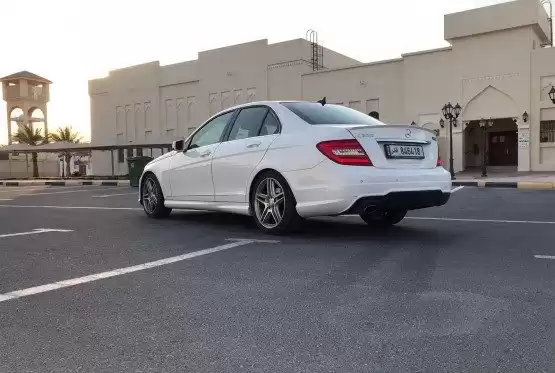 مستعملة Mercedes-Benz Unspecified للبيع في الدوحة #12322 - 1  صورة 