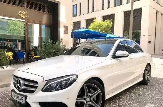 مستعملة Mercedes-Benz Unspecified للبيع في الدوحة #12642 - 1  صورة 