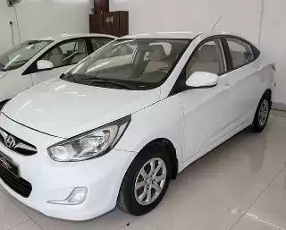 مستعملة Hyundai Accent للبيع في الدوحة #12734 - 1  صورة 