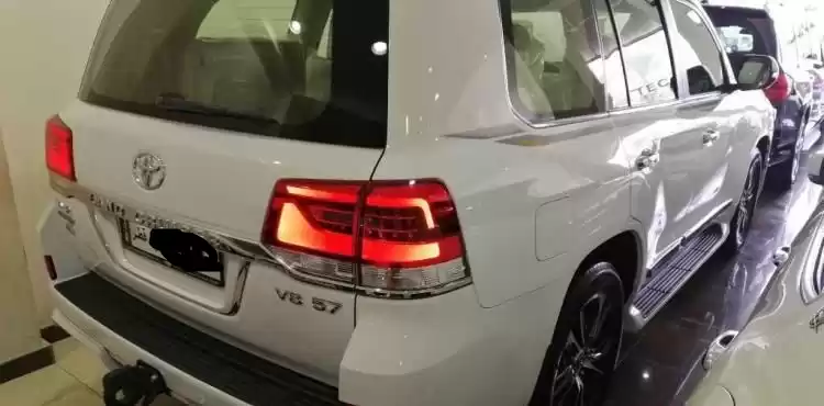 استفاده شده Toyota Land Cruiser برای فروش که در دوحه #13030 - 1  image 