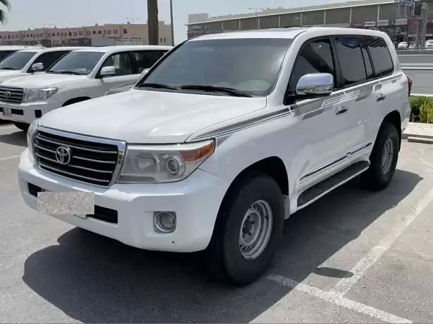 مستعملة Toyota Land Cruiser للبيع في الدوحة #13192 - 1  صورة 