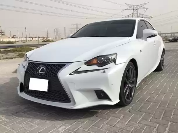 مستعملة Lexus IS 300 للبيع في دبي #13537 - 1  صورة 