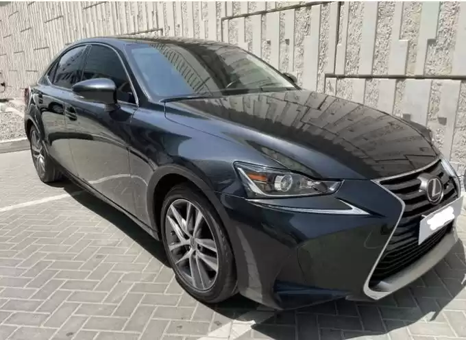 Использовал Lexus IS 300 Продается в Дубай #13587 - 1  image 