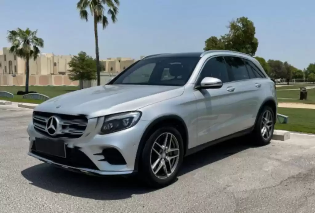 مستعملة Mercedes-Benz Unspecified للبيع في الدوحة #13605 - 1  صورة 