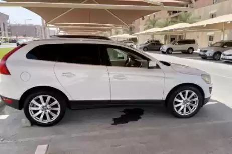 مستعملة Volvo XC60 للبيع في الدوحة #13680 - 1  صورة 