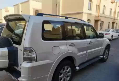 مستعملة Mitsubishi Pajero للإيجار في الدوحة #13726 - 1  صورة 
