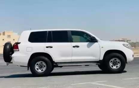 مستعملة Toyota Land Cruiser للبيع في الدوحة #13956 - 1  صورة 